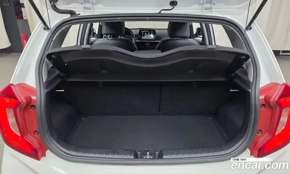 Kia Morning 2023 1.0 Автомат в Москве № 613173, фото 20