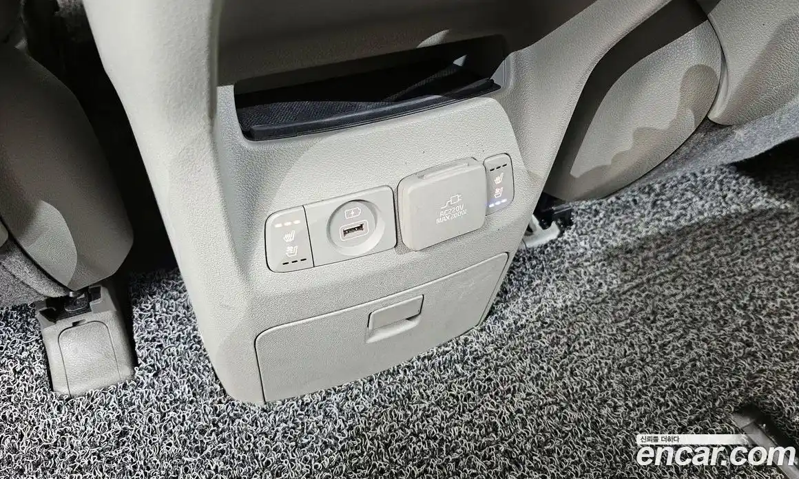 Kia Canival 2020 2.2 Автомат в Москве № 614035, фото 19