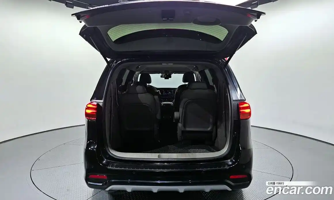 Kia Canival 2020 2.2 Автомат в Москве № 614035, фото 20