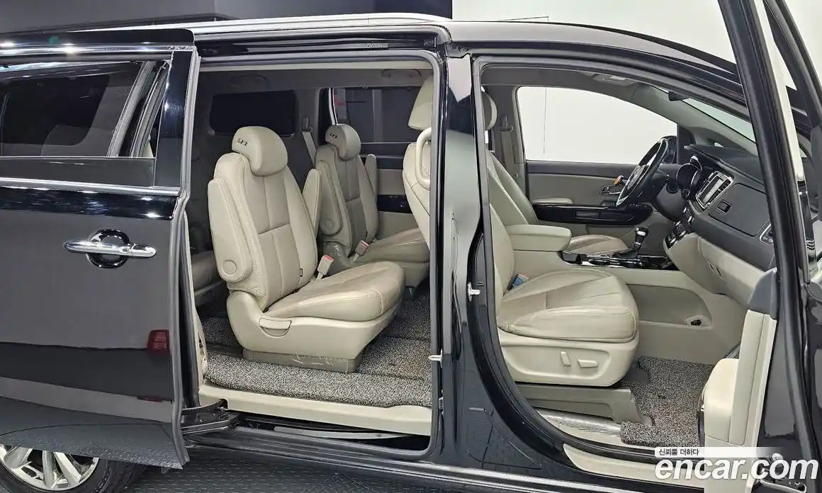 Kia Canival 2020 2.2 Автомат в Москве № 614035, фото 10