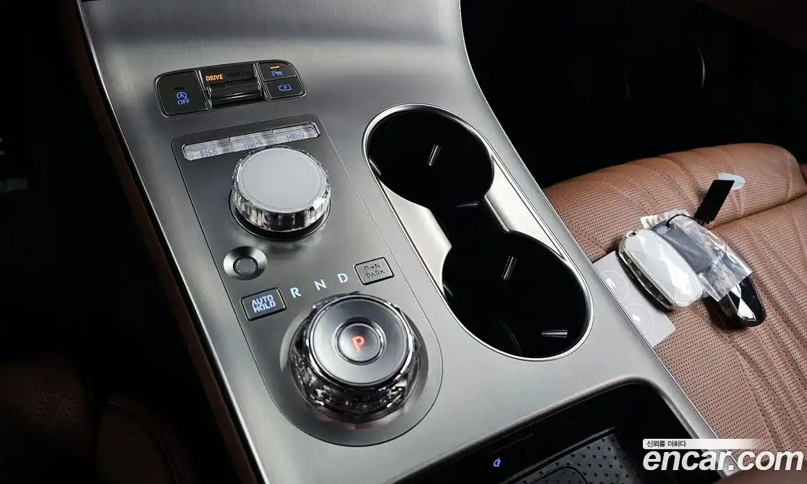 Genesis GV70 2025 2.5 Автомат в Москве № 614475, фото 9