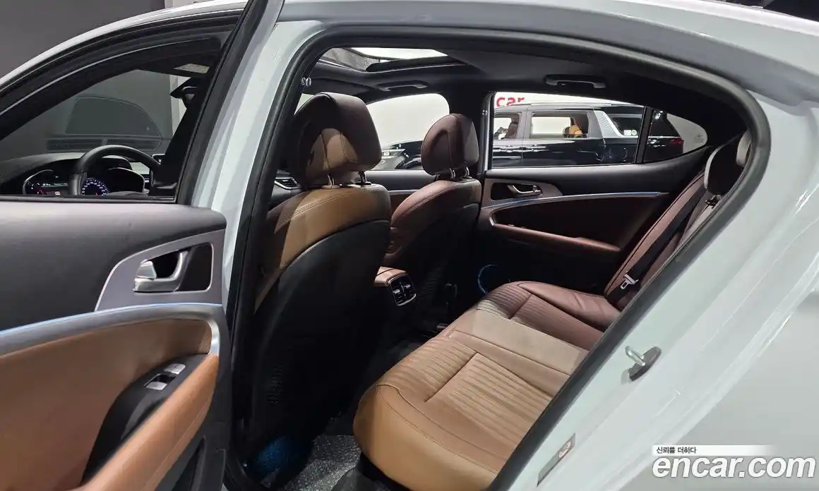 Genesis G70 2018 2.0 Автомат в Москве № 615106, фото 12