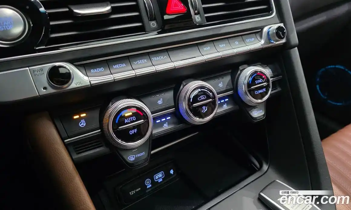 Genesis G70 2018 2.0 Автомат в Москве № 615106, фото 18