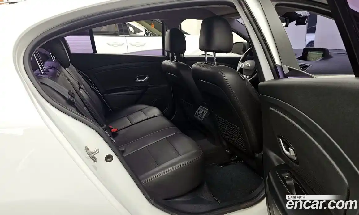 Renault SM3 2018 0.1 Автомат в Москве № 615344, фото 12