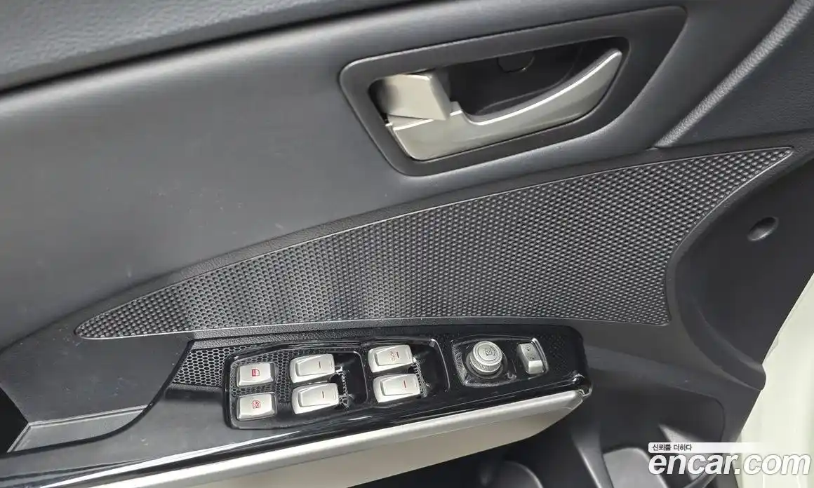 SsangYong TIBOLI 2016 1.6 Автомат в Москве № 616522, фото 17