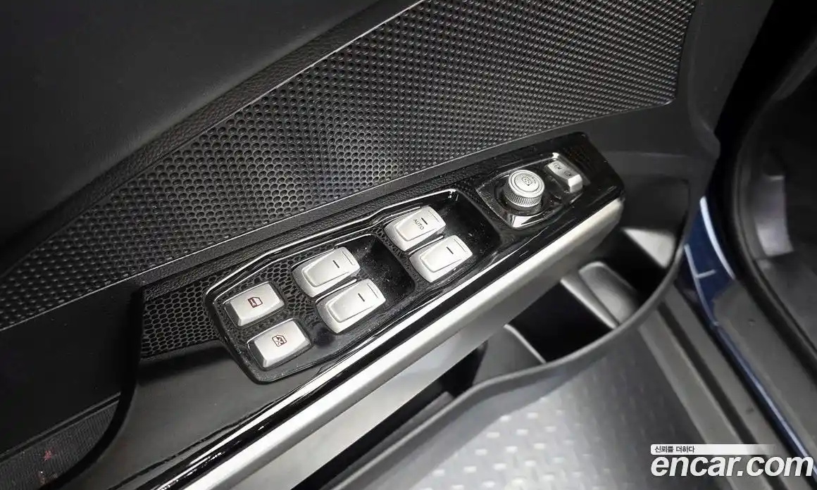 SsangYong TIBOLI 2016 1.6 Автомат в Москве № 616619, фото 18