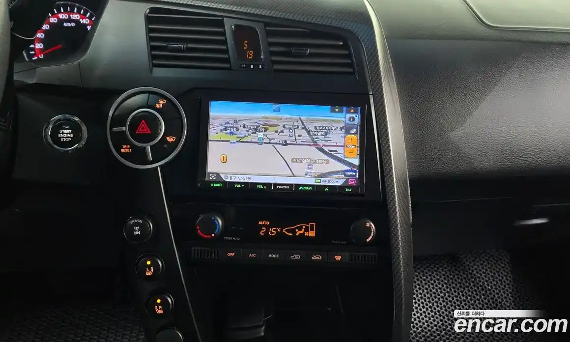 SsangYong Korando 2015 2.0 Автомат в Москве № 617178, фото 15