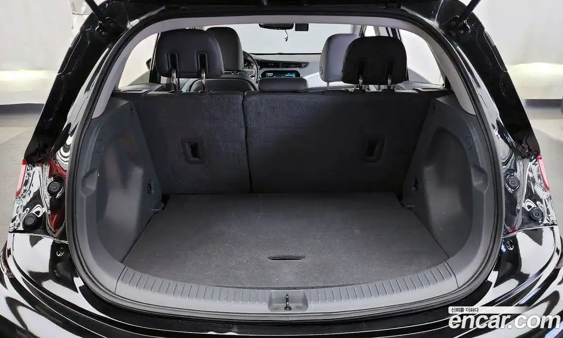 Chevrolet Bolt EV 2021 0.2 Автомат в Москве № 618645, фото 20