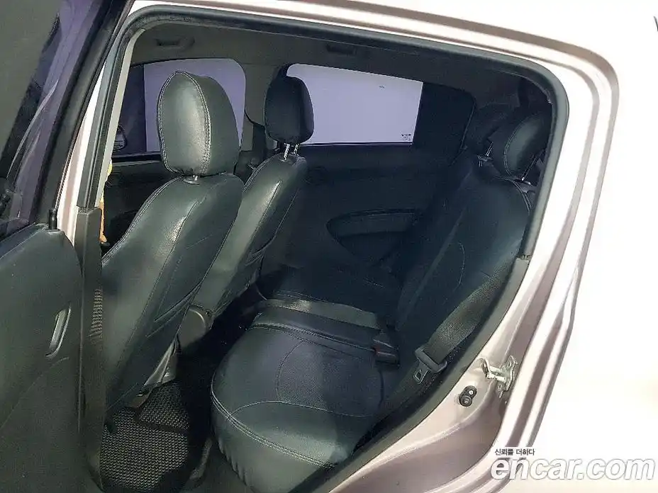 Chevrolet Spark 2012 1.0 Автомат в Москве № 619402, фото 9