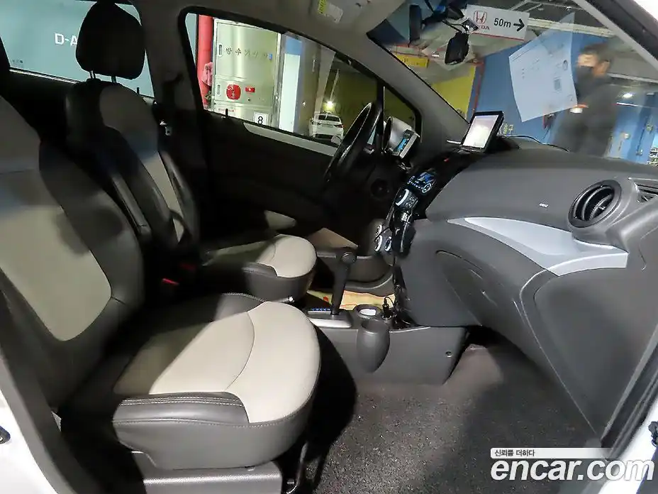 Chevrolet Spark 2012 1.0 Автомат в Москве № 619428, фото 8