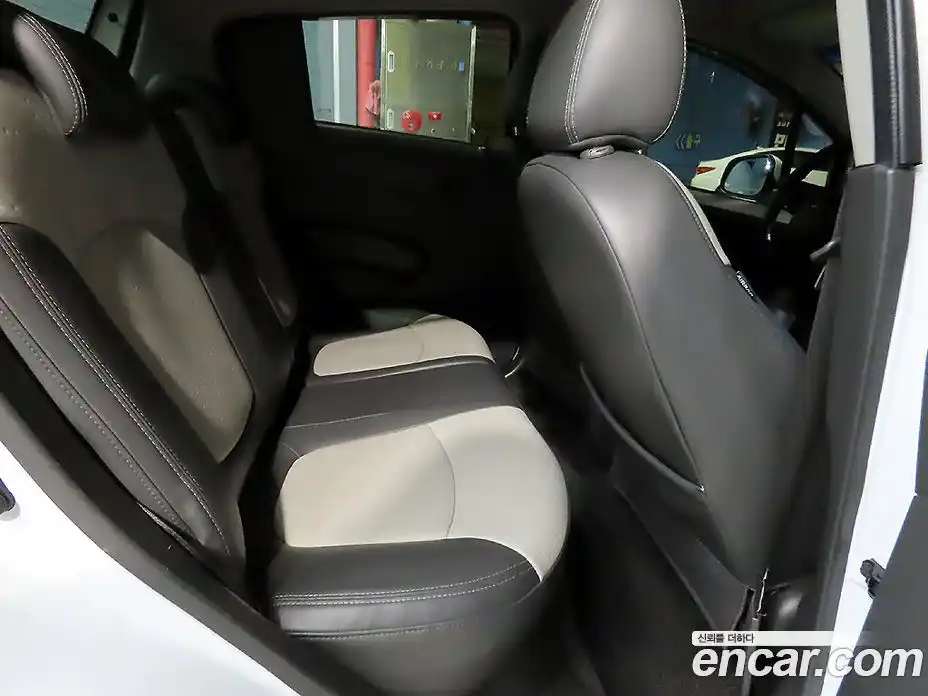 Chevrolet Spark 2012 1.0 Автомат в Москве № 619428, фото 9