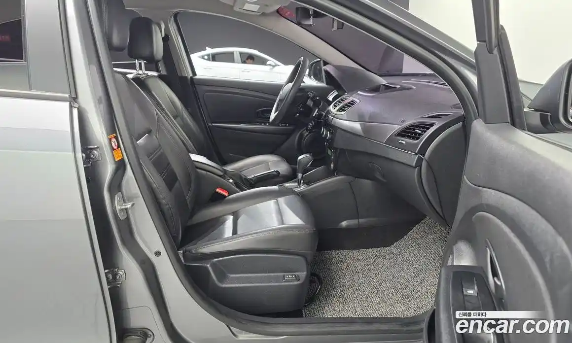 Renault SM3 2017 1.6 Автомат в Москве № 620003, фото 11