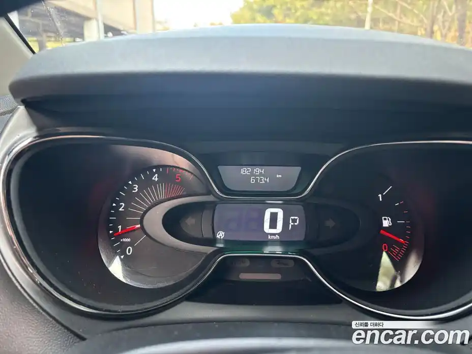 Renault QM3 2016 1.5 Автомат в Москве № 620037, фото 11