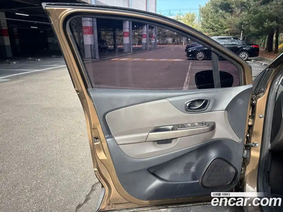 Renault QM3 2016 1.5 Автомат в Москве № 620037, фото 13