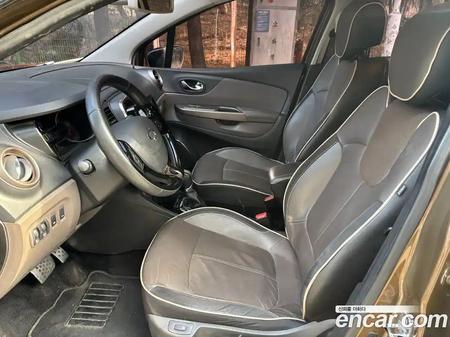Renault QM3 2016 1.5 Автомат в Москве № 620037, фото 9