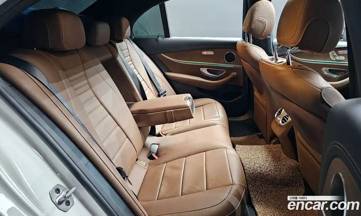 Mercedes-Benz E-Class 2022 2.0 Автомат в Москве № 622866, фото 12