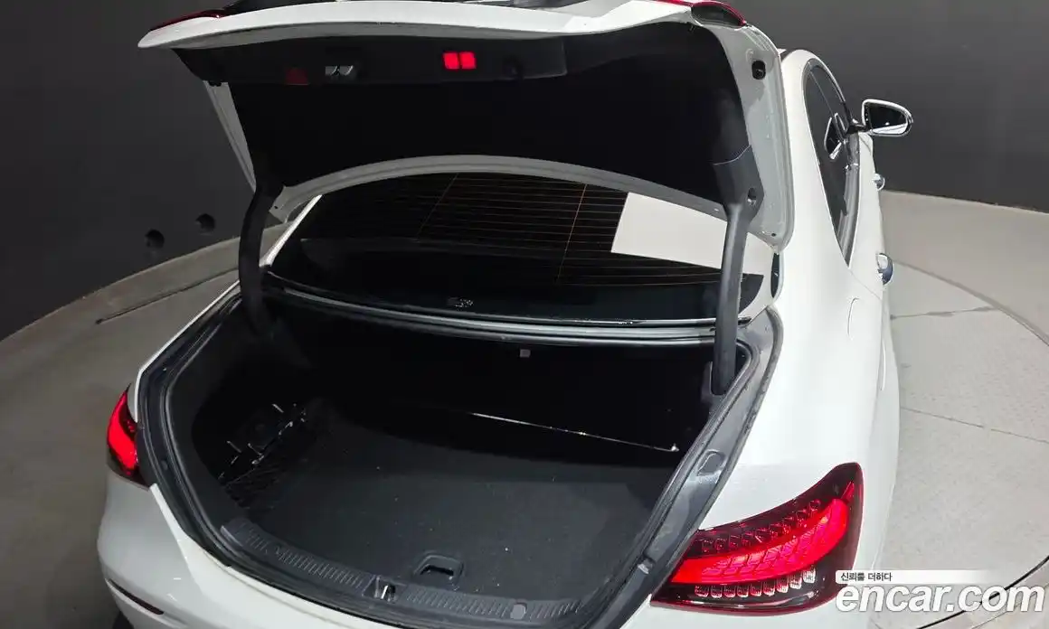 Mercedes-Benz E-Class 2022 2.0 Автомат в Москве № 622866, фото 20