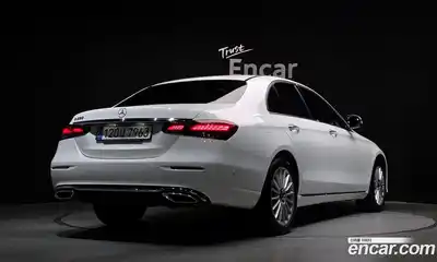 Mercedes-Benz E-Class 2022 2.0 Автомат в Москве № 622866, миниатюра 2