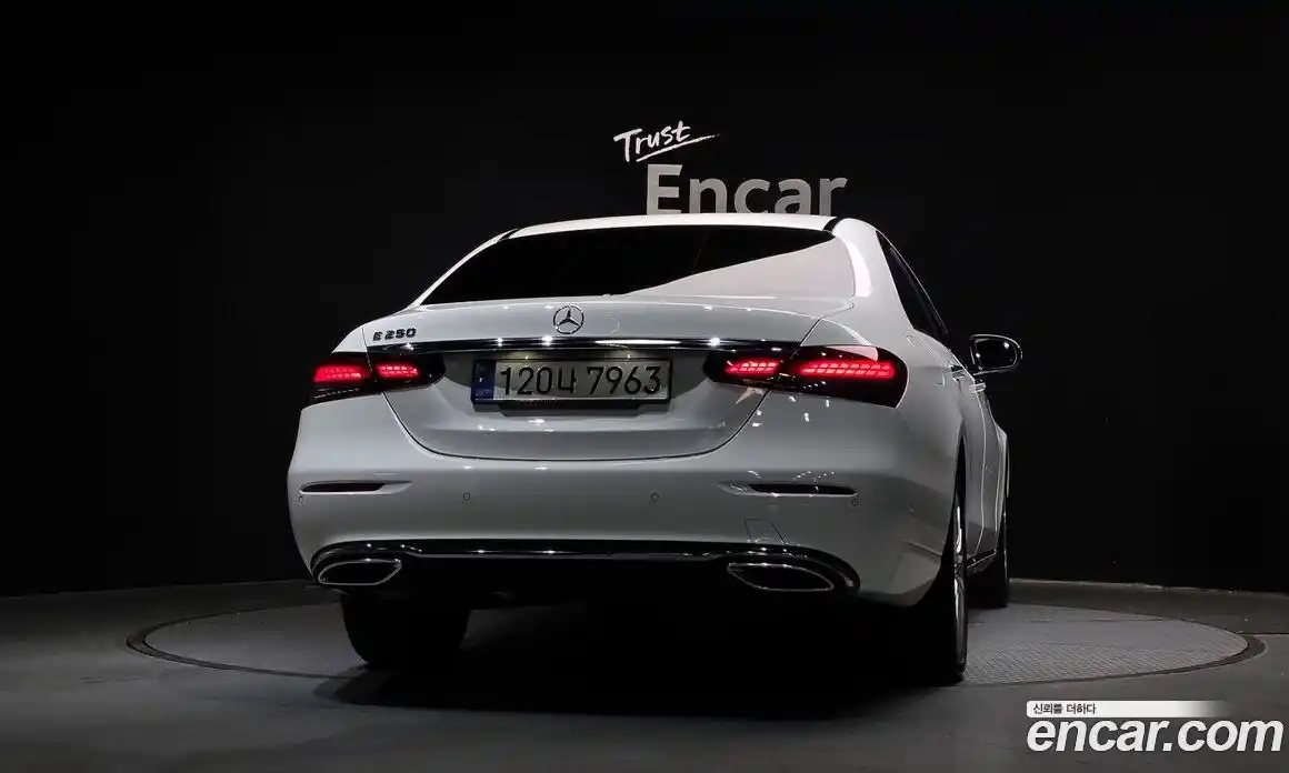 Mercedes-Benz E-Class 2022 2.0 Автомат в Москве № 622866, фото 4