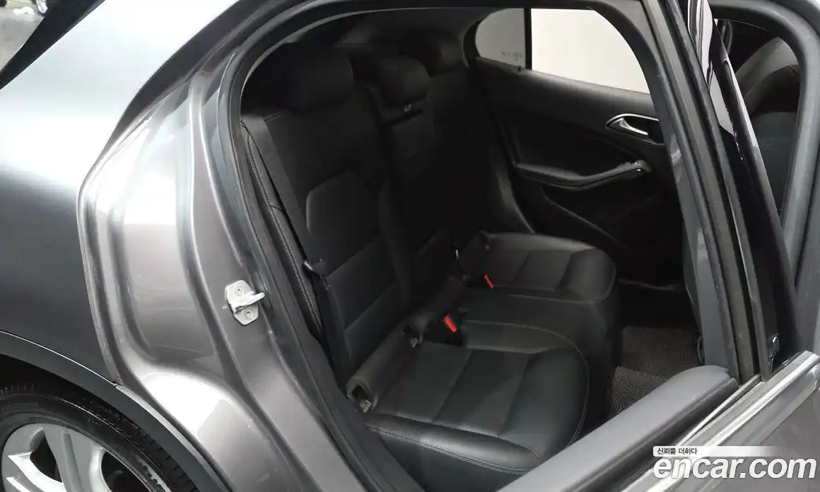 Mercedes-Benz GLA-Class 2016 2.1 Автомат в Москве № 623436, фото 11