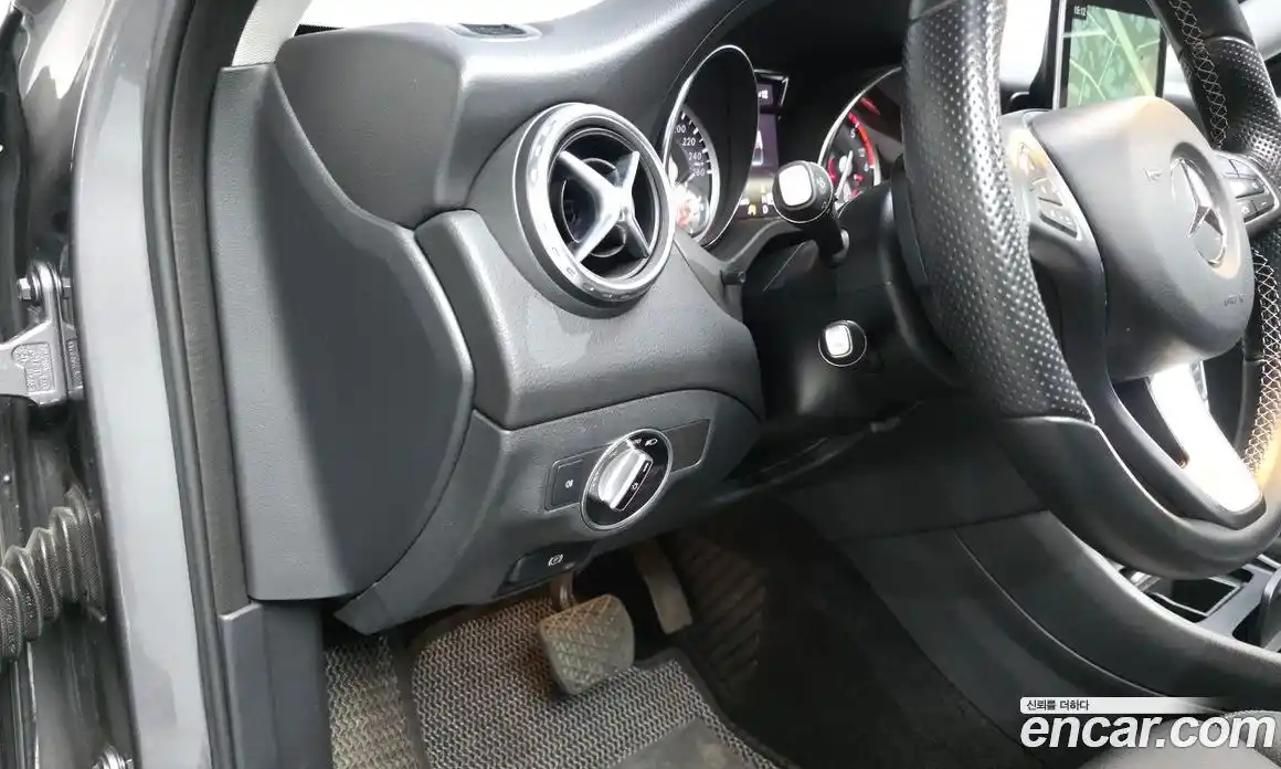 Mercedes-Benz GLA-Class 2016 2.1 Автомат в Москве № 623436, фото 13