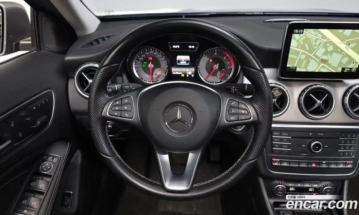 Mercedes-Benz GLA-Class 2016 2.1 Автомат в Москве № 623436, фото 14