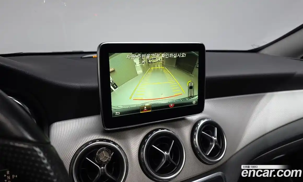 Mercedes-Benz GLA-Class 2016 2.1 Автомат в Москве № 623436, фото 16