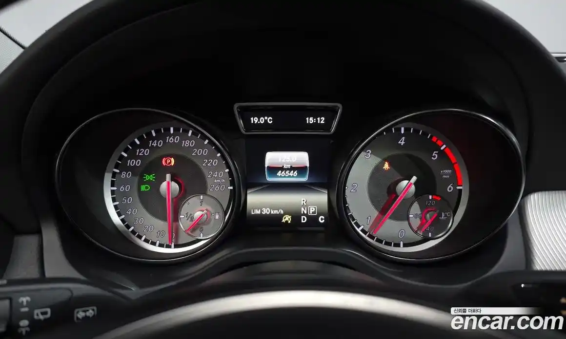 Mercedes-Benz GLA-Class 2016 2.1 Автомат в Москве № 623436, фото 8