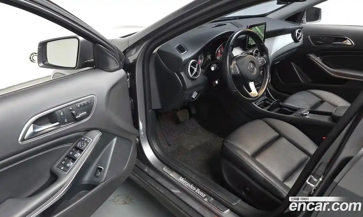 Mercedes-Benz GLA-Class 2016 2.1 Автомат в Москве № 623436, фото 10