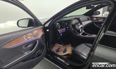 Mercedes-Benz E-Class 2021 2.0 Автомат в Москве № 623513, миниатюра 11