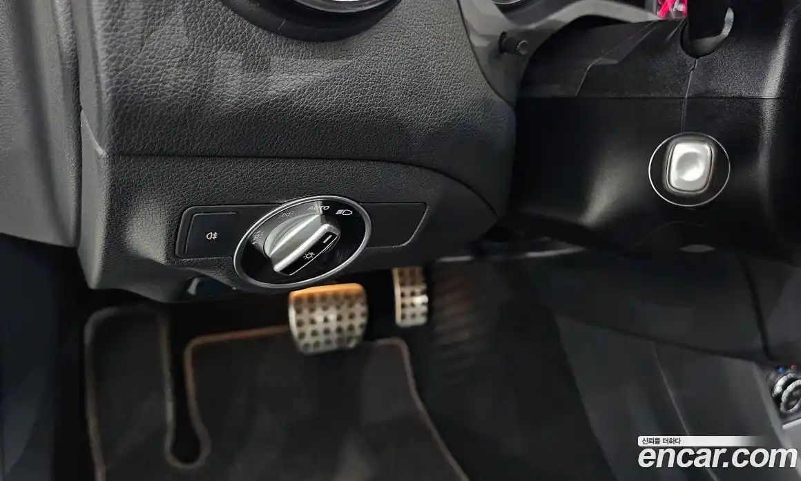 Mercedes-Benz CLA-Class 2018 2.0 Автомат в Москве № 623795, фото 16