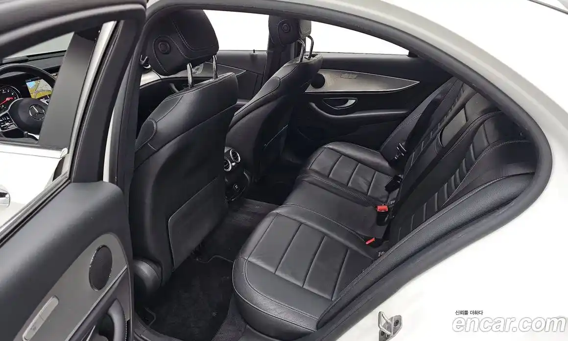 Mercedes-Benz E-Class 2019 2.0 Автомат в Москве № 623799, фото 11