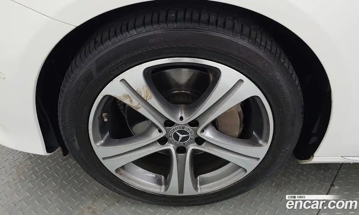 Mercedes-Benz E-Class 2019 2.0 Автомат в Москве № 623799, фото 4