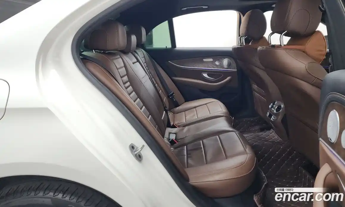 Mercedes-Benz E-Class 2021 2.0 Автомат в Москве № 623987, фото 12