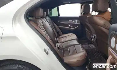 Mercedes-Benz E-Class 2021 2.0 Автомат в Москве № 623987, миниатюра 12