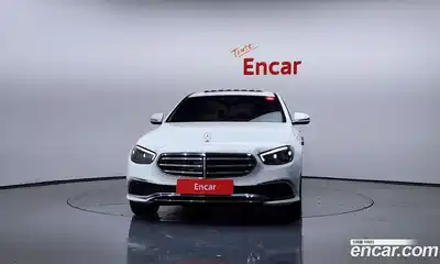 Mercedes-Benz E-Class 2021 2.0 Автомат в Москве № 623987, миниатюра 3