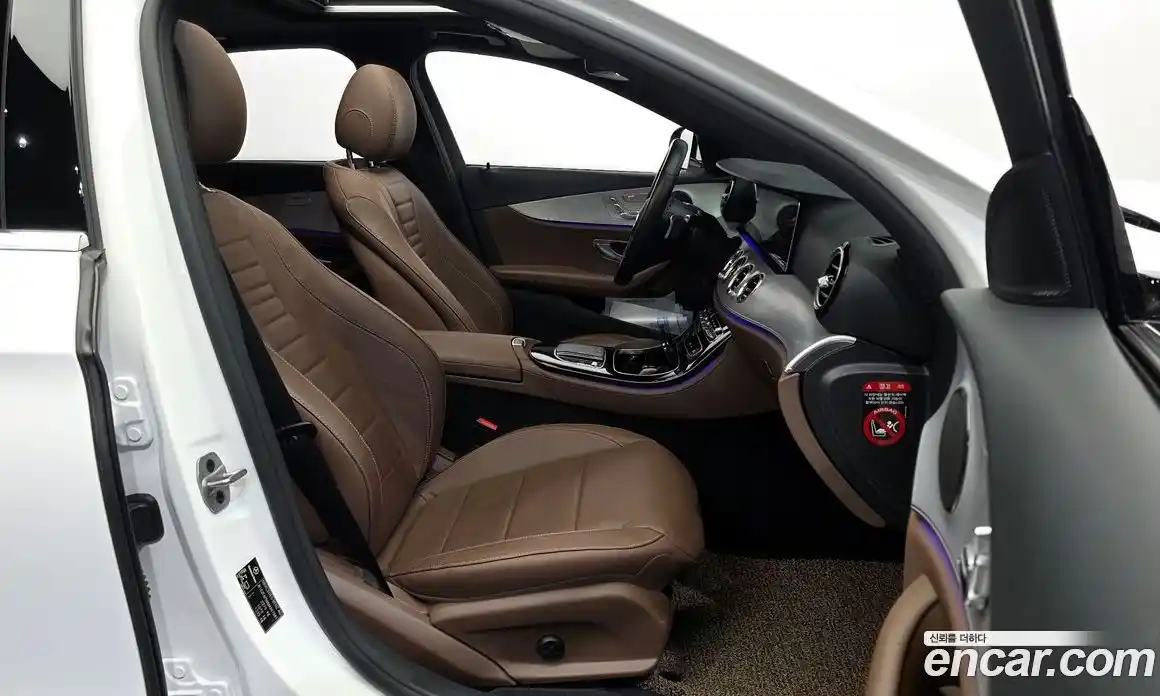 Mercedes-Benz E-Class 2021 2.0 Автомат в Москве № 624099, фото 11