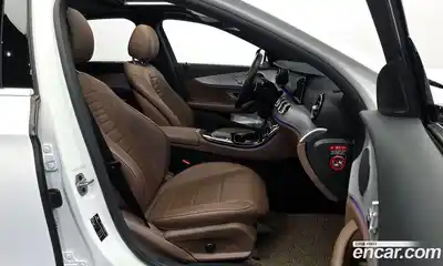 Mercedes-Benz E-Class 2021 2.0 Автомат в Москве № 624099, миниатюра 11