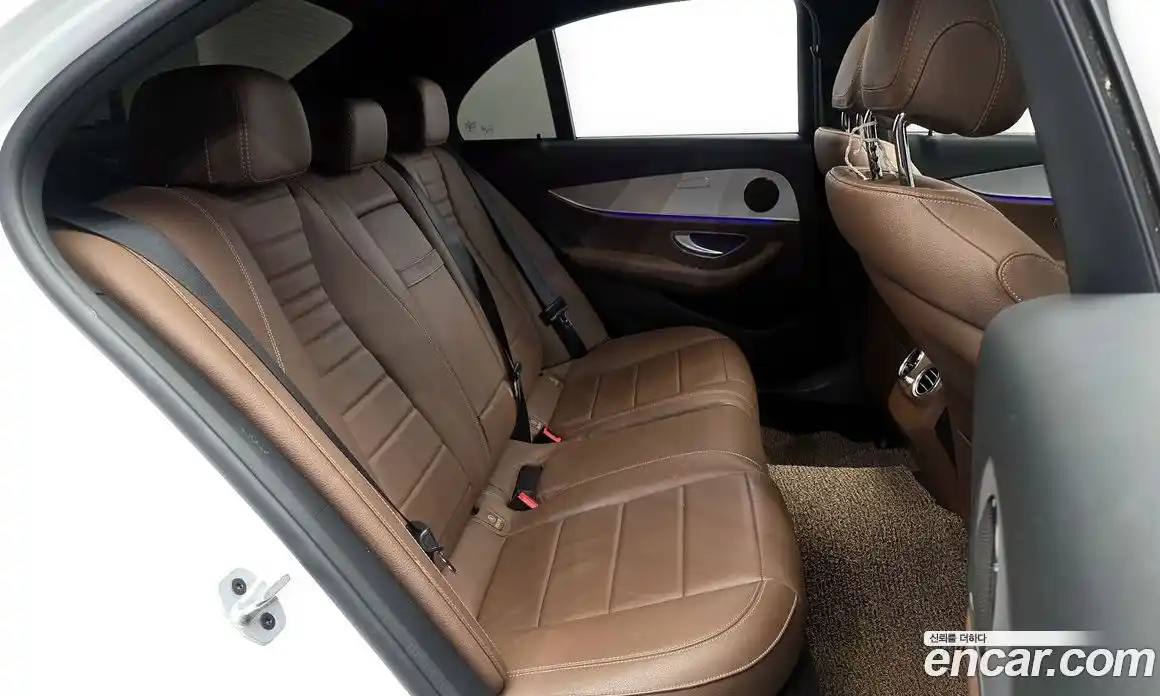 Mercedes-Benz E-Class 2021 2.0 Автомат в Москве № 624099, фото 12