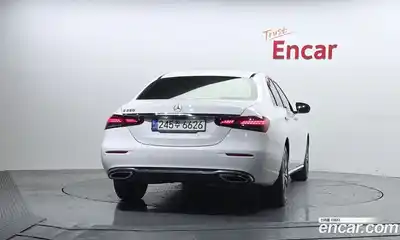 Mercedes-Benz E-Class 2021 2.0 Автомат в Москве № 624099, миниатюра 4