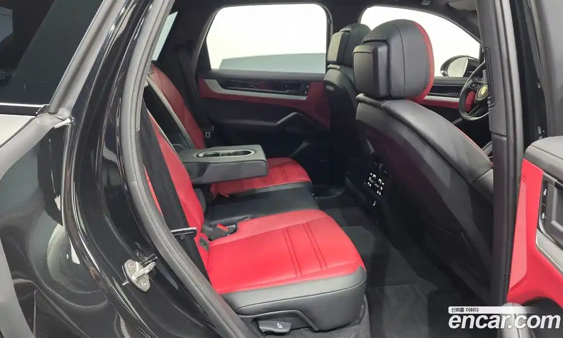 Porsche Cayenne 2024 3.0 Автомат в Москве № 626586, фото 12