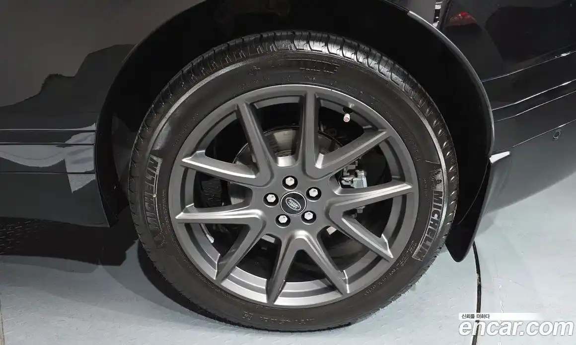 Land Rover Range-Rover Velar 2025 3.0 Автомат в Москве № 627317, фото 4