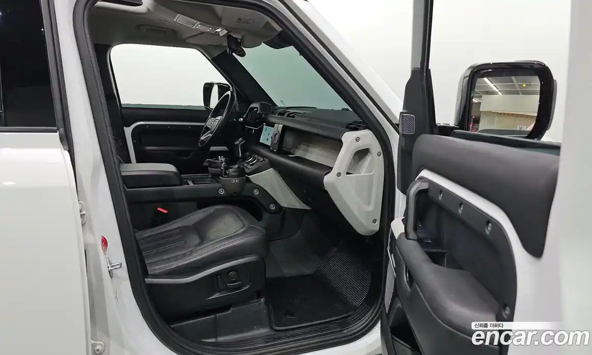 Land Rover Defender 2022 3.0 Автомат в Москве № 627434, фото 18