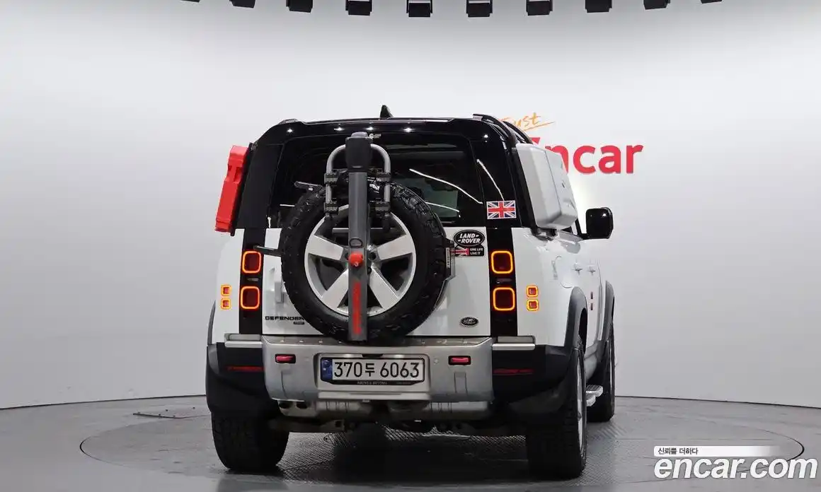 Land Rover Defender 2022 3.0 Автомат в Москве № 627434, фото 4