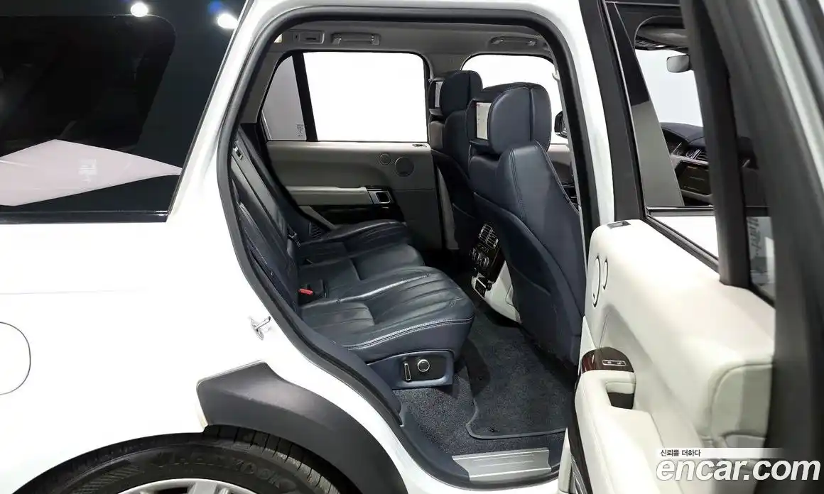 Land Rover Range-Rover 2017 4.4 Автомат в Москве № 627640, фото 11