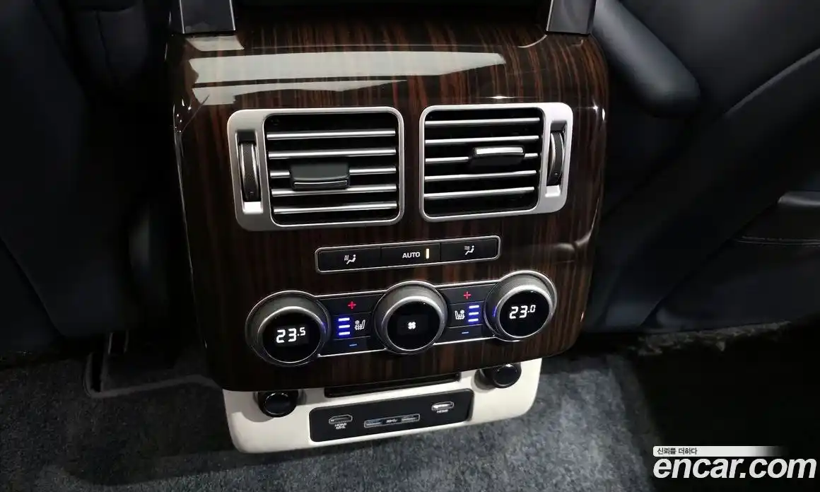 Land Rover Range-Rover 2017 4.4 Автомат в Москве № 627640, фото 17