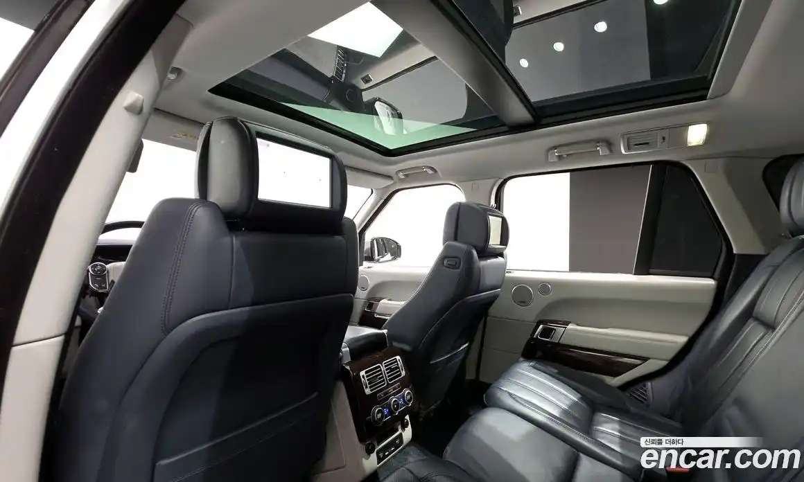 Land Rover Range-Rover 2017 4.4 Автомат в Москве № 627640, фото 18