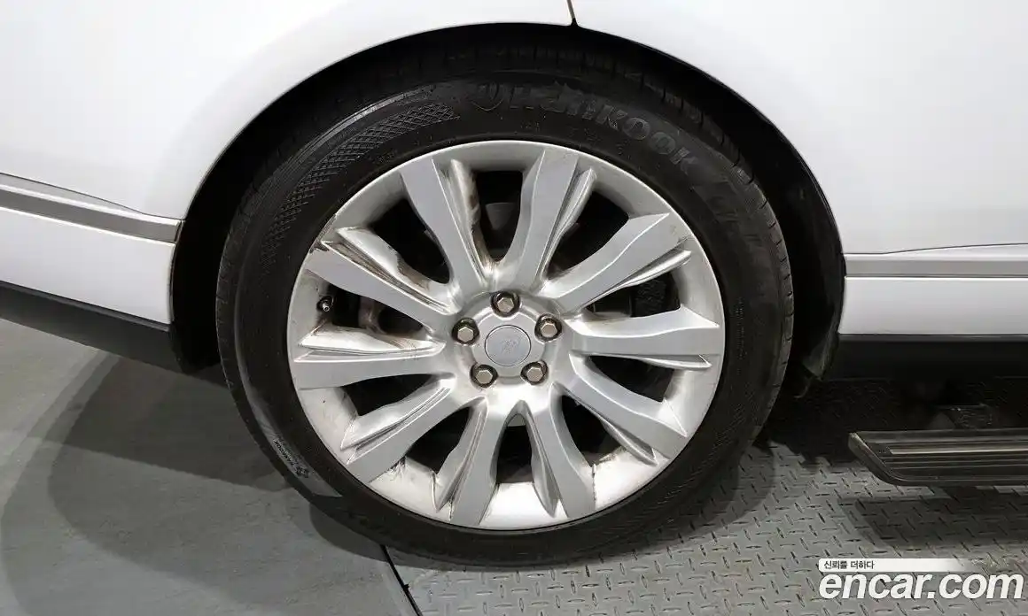 Land Rover Range-Rover 2017 4.4 Автомат в Москве № 627640, фото 4