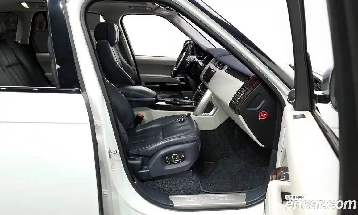 Land Rover Range-Rover 2017 4.4 Автомат в Москве № 627640, фото 10