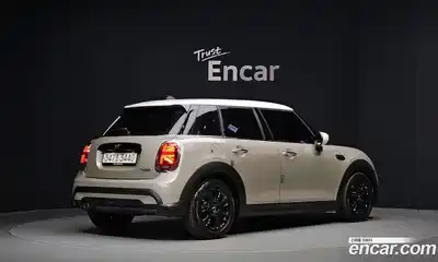 Mini Cooper 2024 1.5 Автомат в Москве № 627788, миниатюра 2